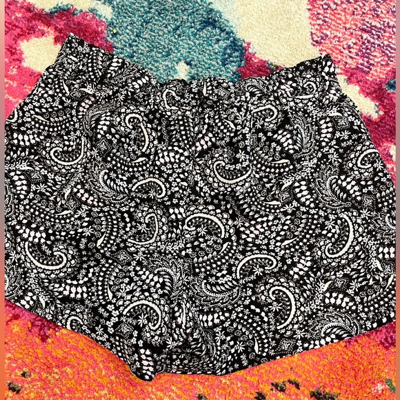 Loft linen shorts - Size Small - Picture 4 of 6